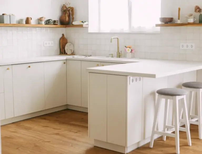 Serveis i construccio Reforma de cocina en U en Placa Catalunya el Prat de Llobregat