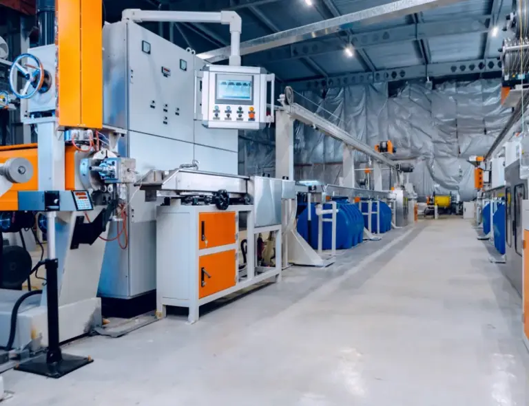 Serveis i construccio Renovacion del sistema electrico en nave industrial en el ZAL el Prat 1